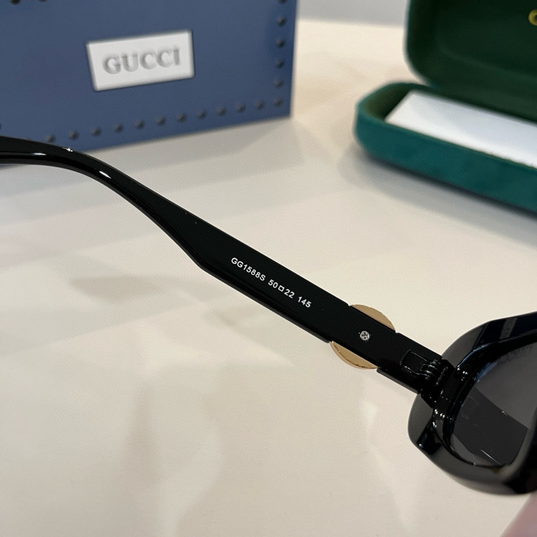 Gucci Round Frame Sunglasses