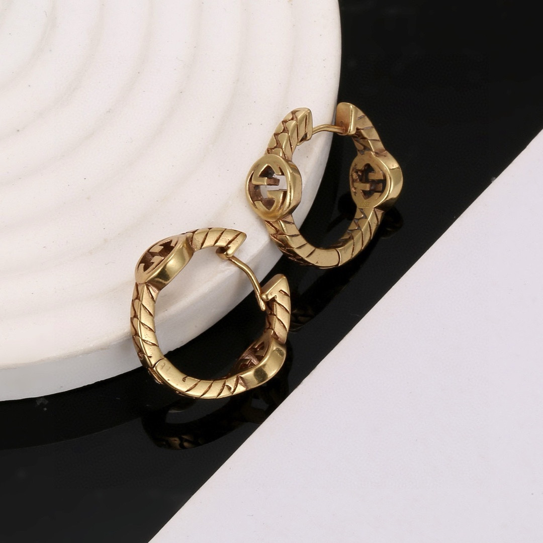 GUCCi vintage gold earrings