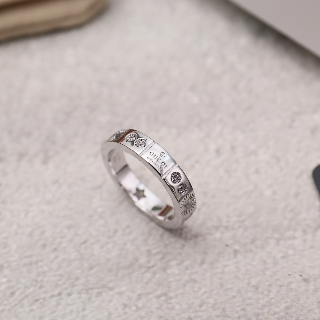 GUCCI Diamond Star Ring