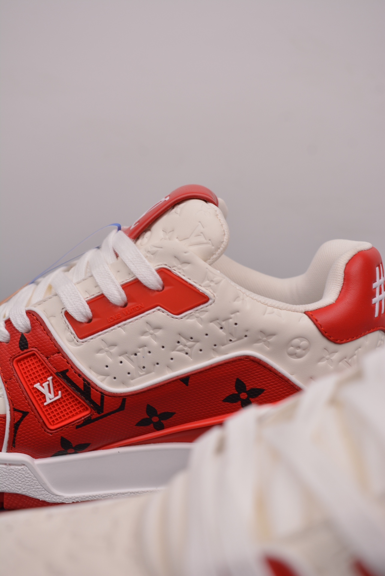 Louis Vuitton Trainer Sneaker Low Red and White Signature Edition 1ABOJX