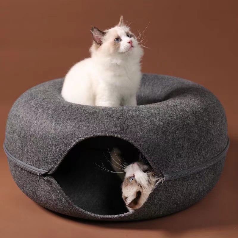 Large Cat Tunnel Bed for Indoor Cats, Scratch Resistant Donut Cat Bed, Up to 30 Lbs