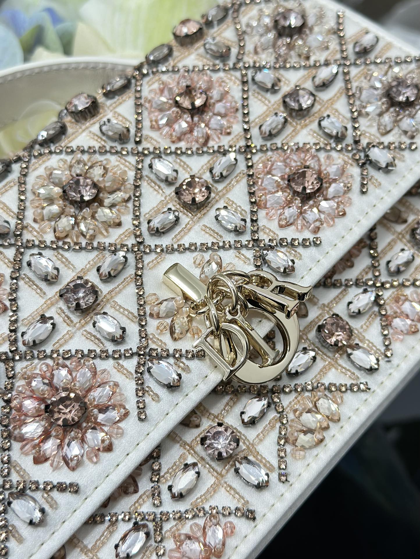 Dior Embroidered White and Pink Diamond Chain Bag M0997