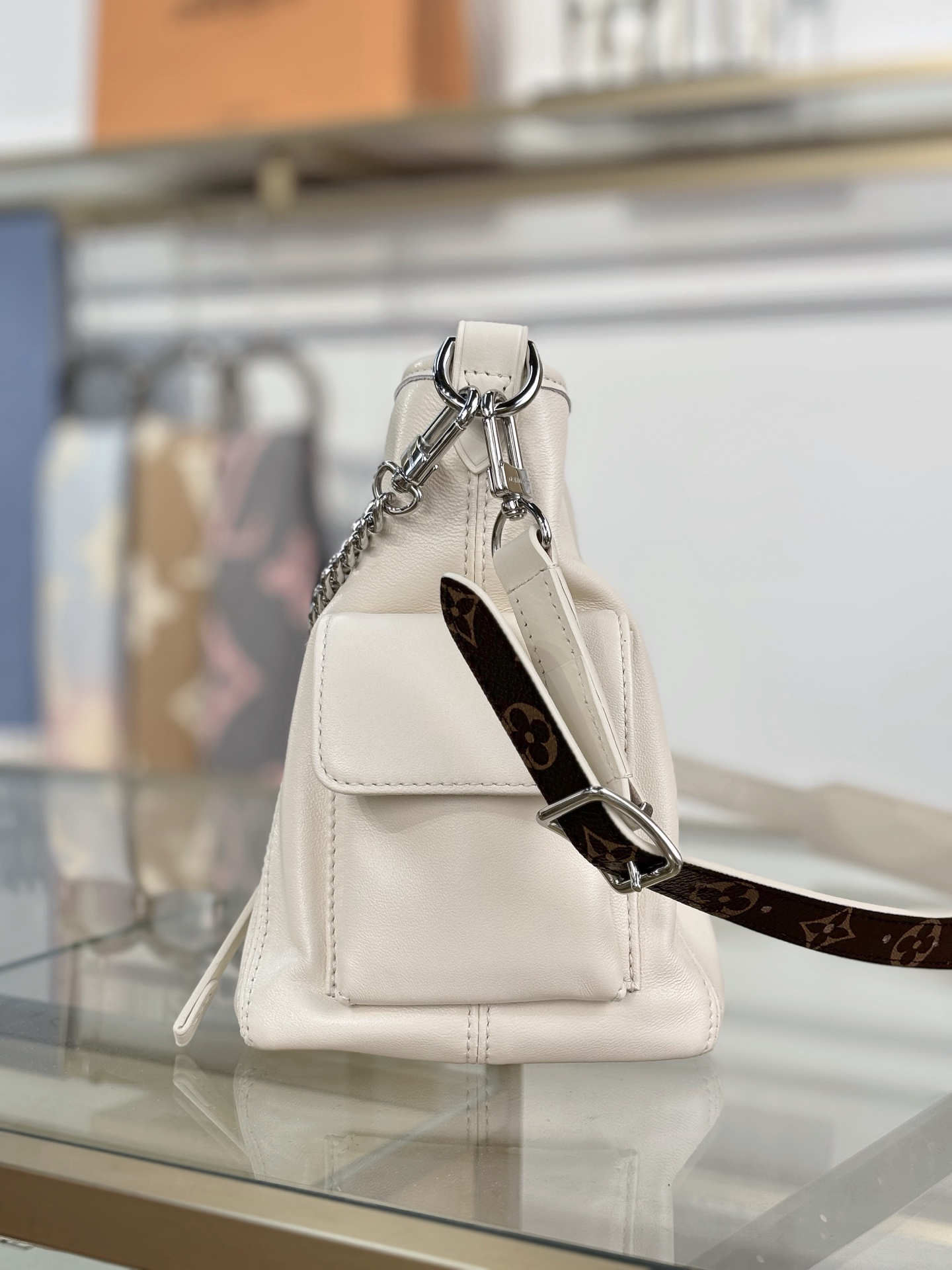 Louis Vuitton CARRYALL CARGO Small Handbag M12919