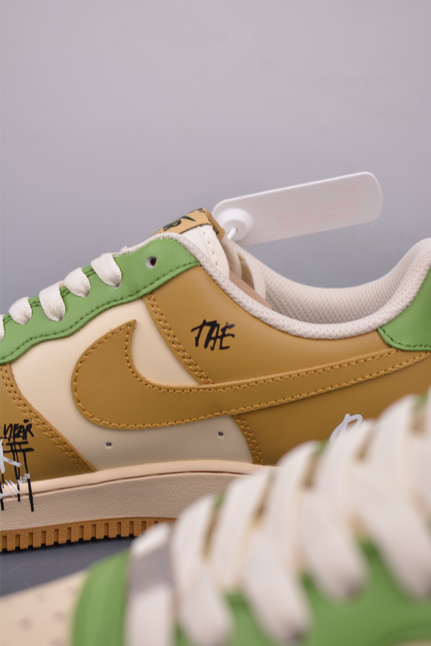 Nike Air Force 1 07 LV8 Low Sneakers Chivalry XL2321-666