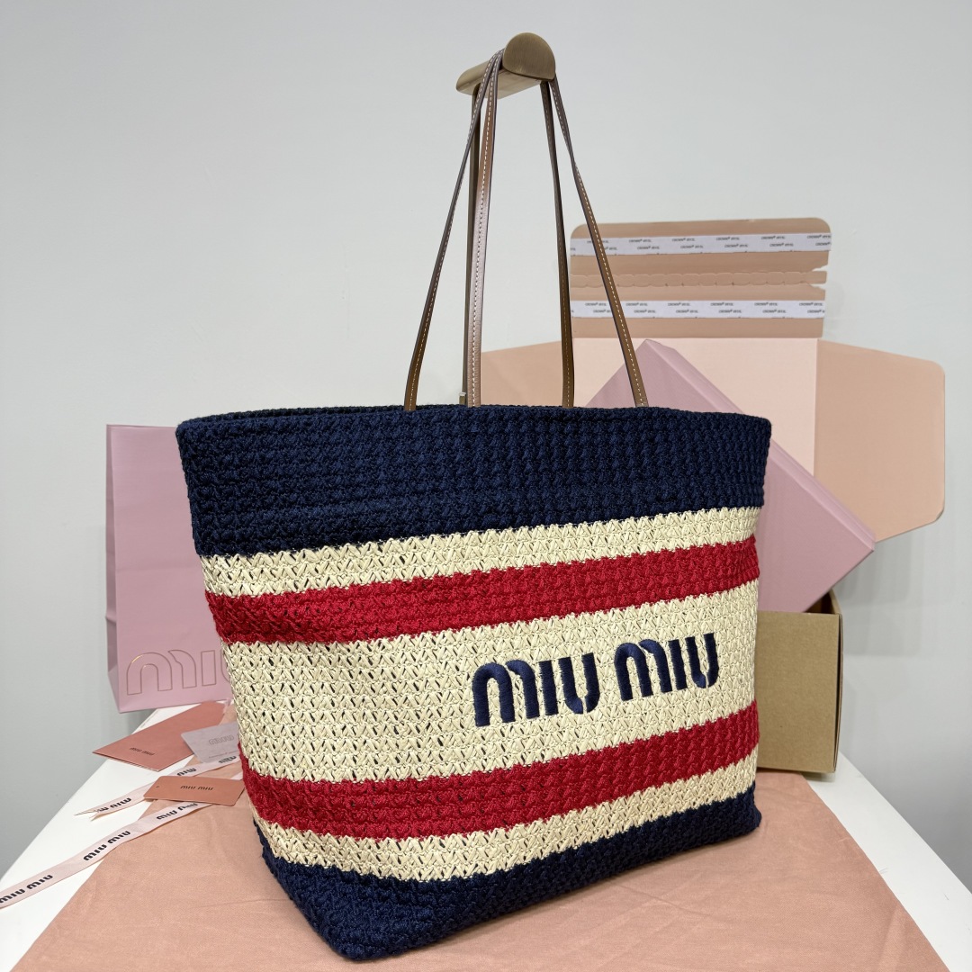 Miu Miu embroidered bag 5BG228