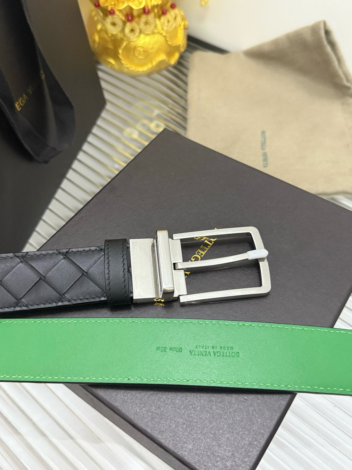 Bottega Veneta woven cowhide double-sided belt with a width of 3.4cm