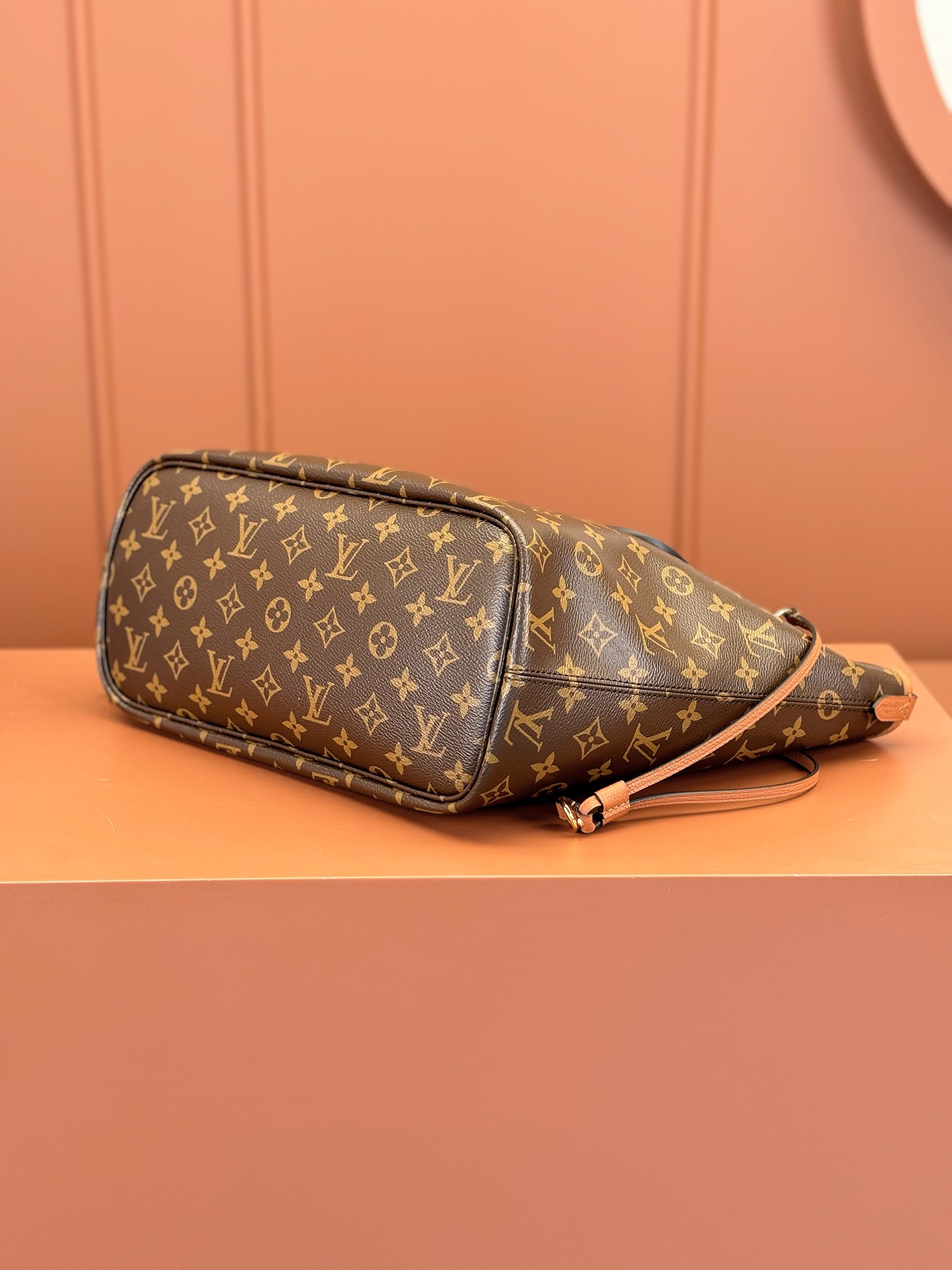 Louis Vuitton NEVERFULL INSIDE OUT Medium Handbag M12061