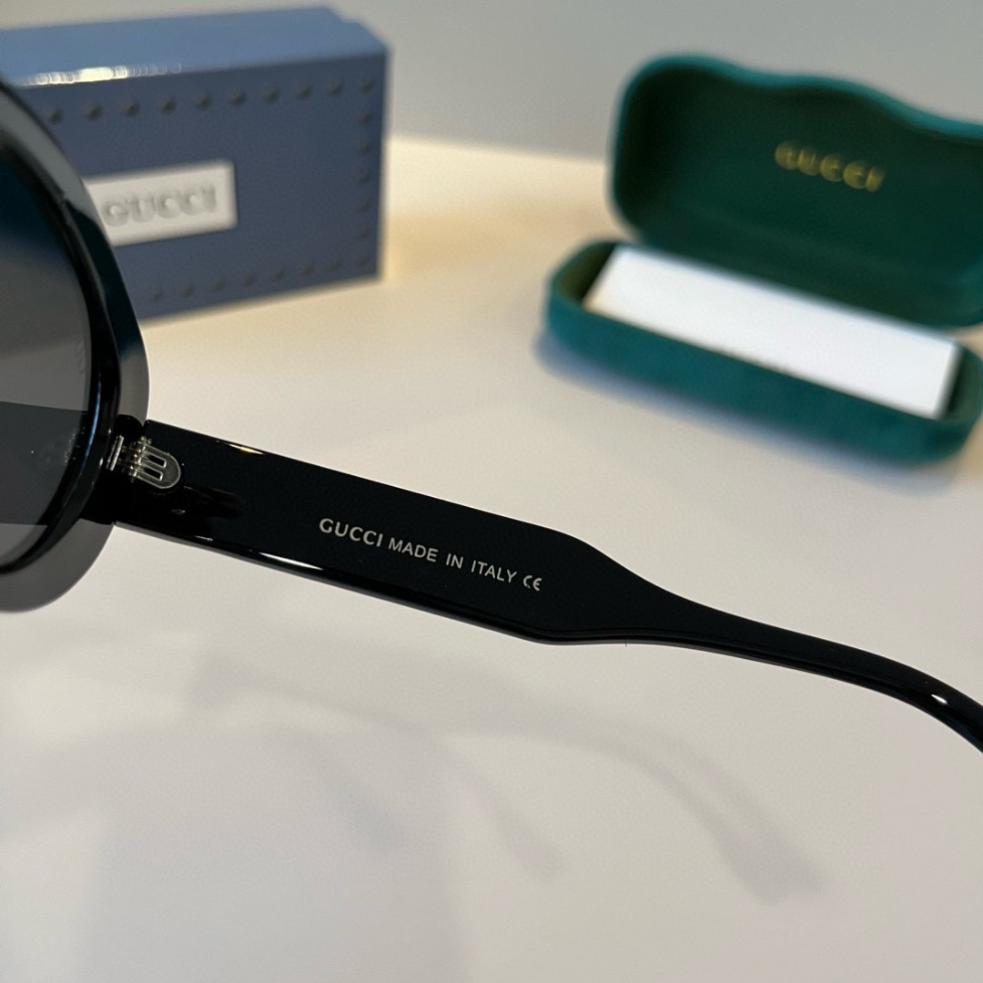 Gucci Round Frame Sunglasses
