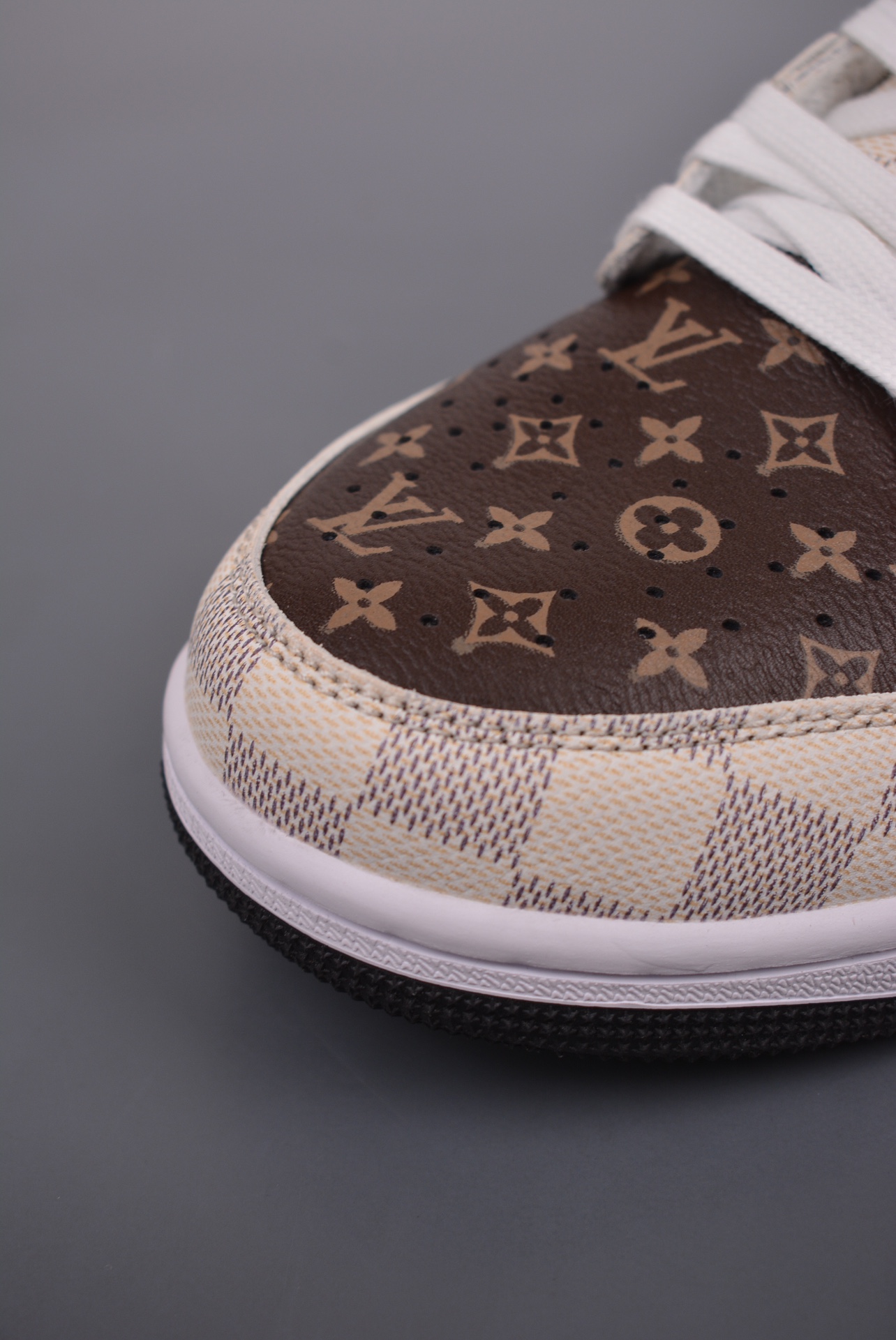 Travis Scott x LV Air Jordan 1 Low three-party collaboration