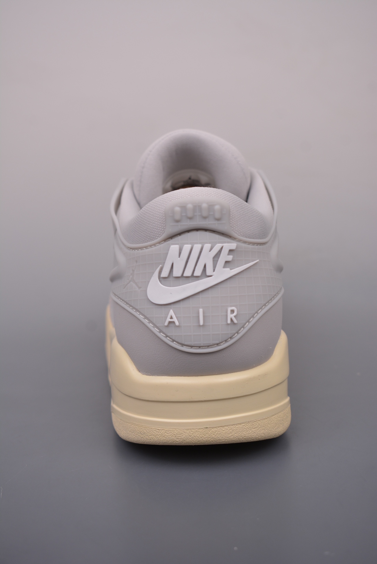 Nigel Sylvester x Jordan Air Jordan 4 RM  Grey Sail FQ7940-001