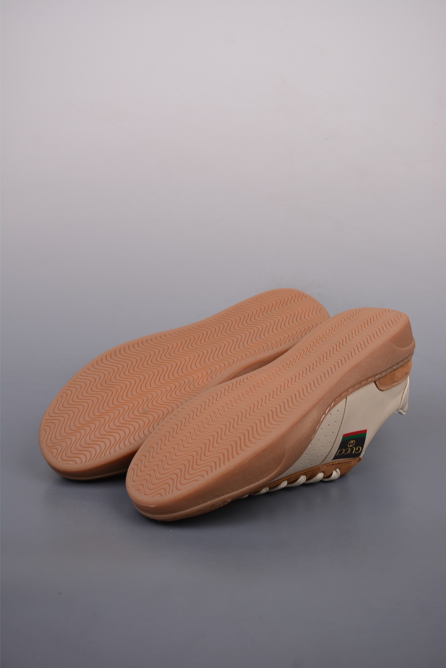 GUCCI T-head Dexun sports shoes brown and white