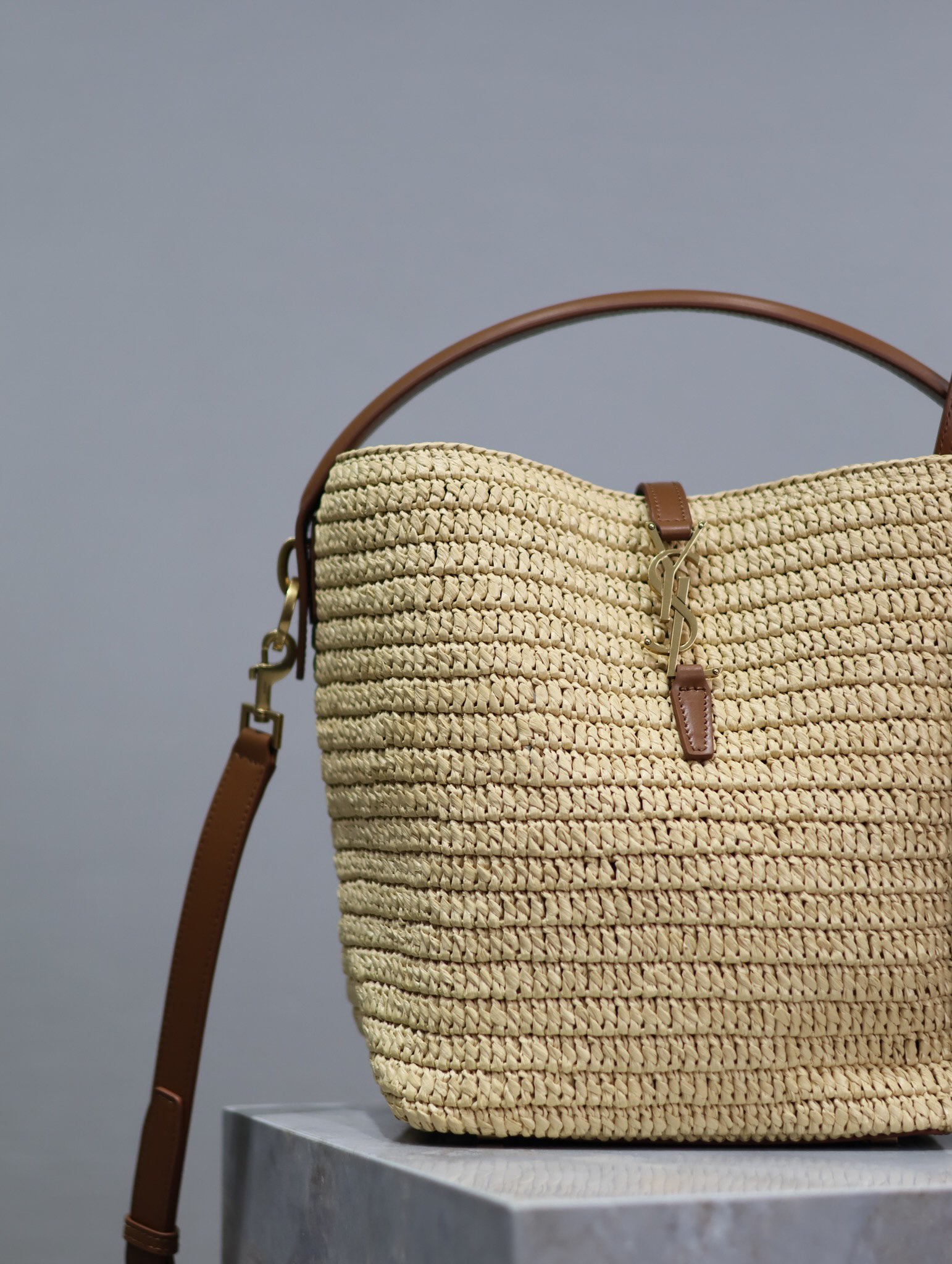 Yves Saint Laurent LE 37 woven bucket bag 742828