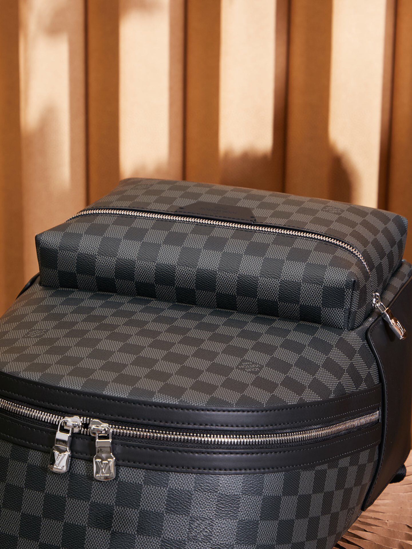 Louis Vuitton Discovery Backpack N40514