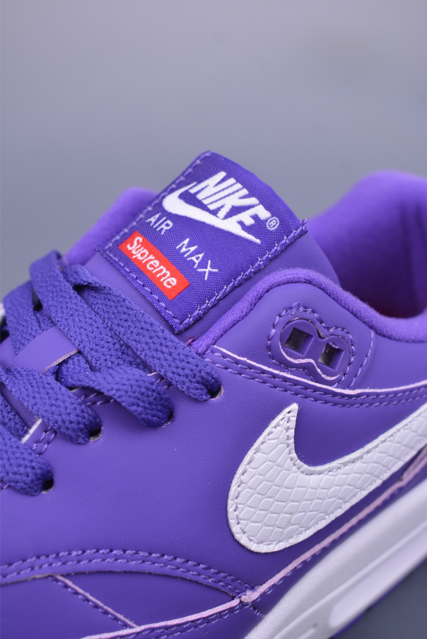 Supreme x Nike Air Max 1 '87 SP Running Shoes Purple and White HF8813-500