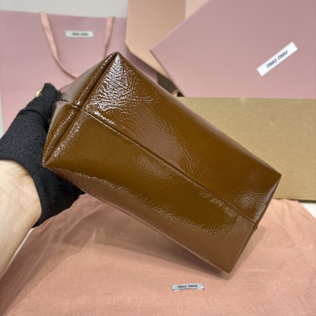 Miu Miu waxed patent leather bag 5NE841