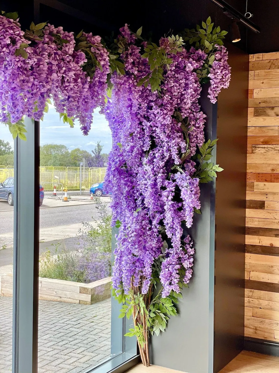 💐 Spring Hot Sale - 49% OFF 🔥Vivid artificial hanging wisteria bunches💐Buy 7 Free shipping
