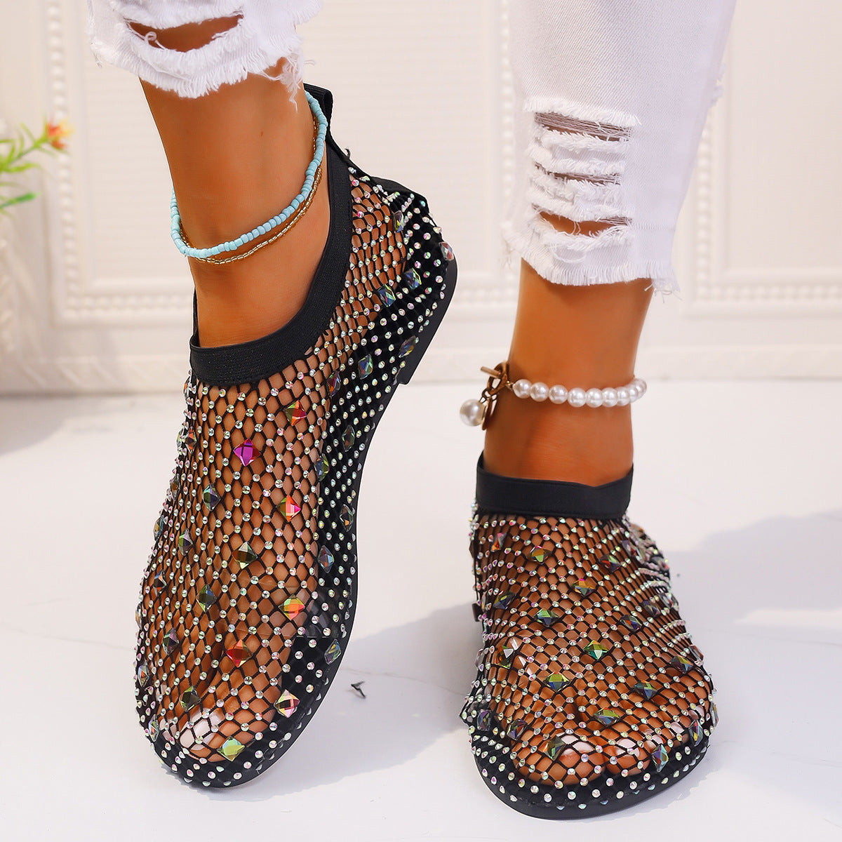 Round Toe Beach Shoes for Women: Fashionable Mesh Flat Sandals