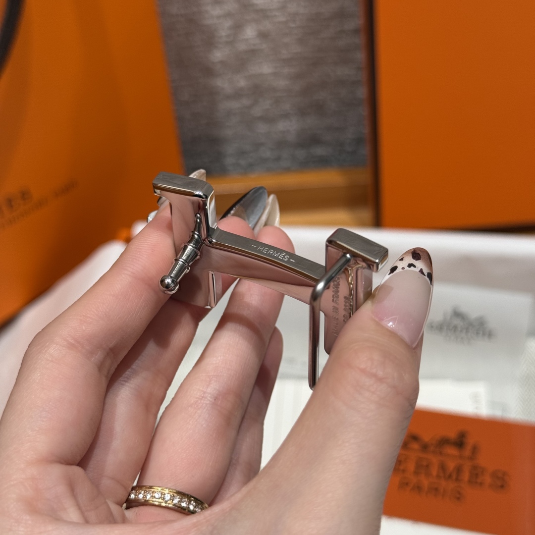 Hermès Women's Shell Element Double-Sided Leather Belt 2.4cm Width