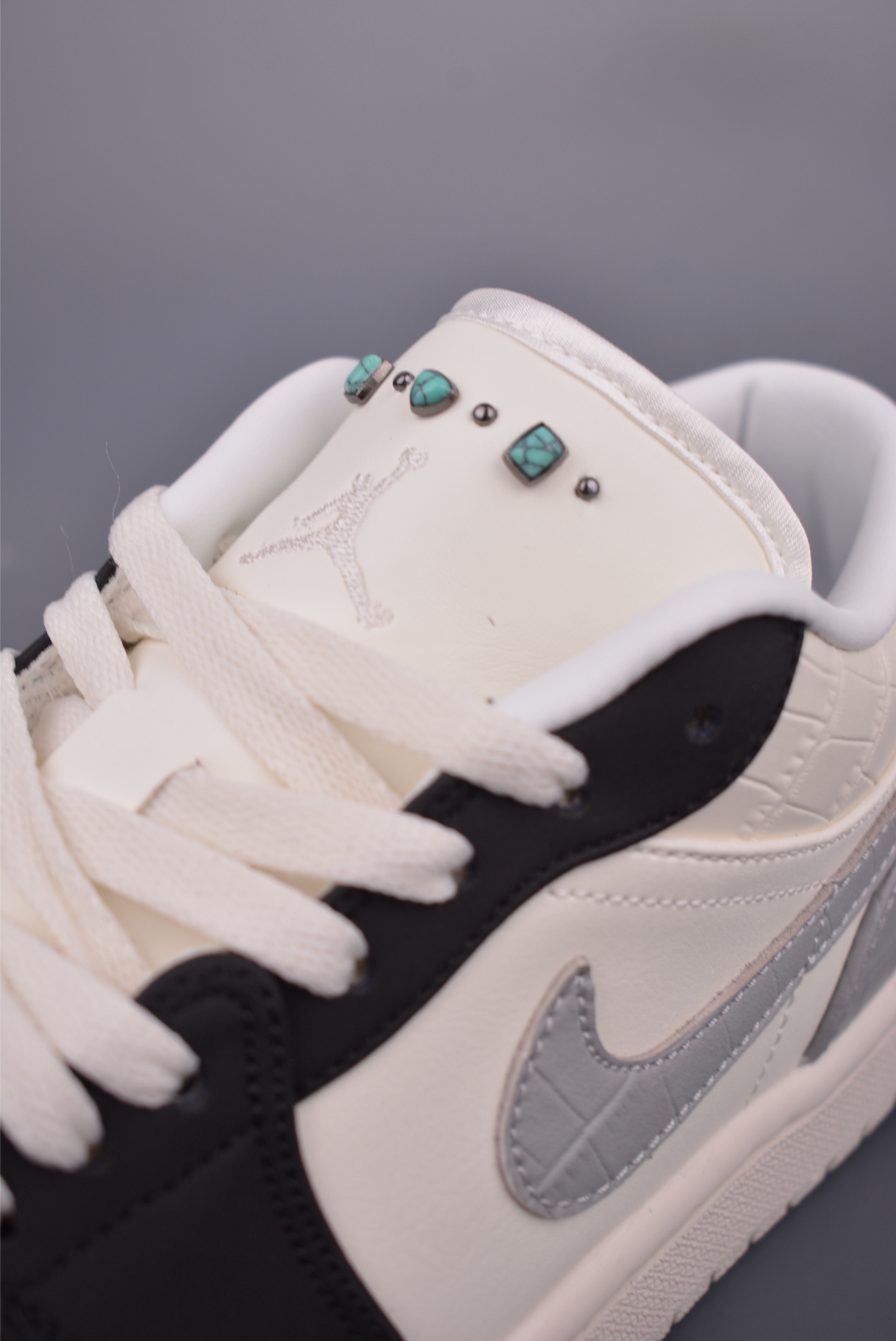 Air Jordan 1 Low 
