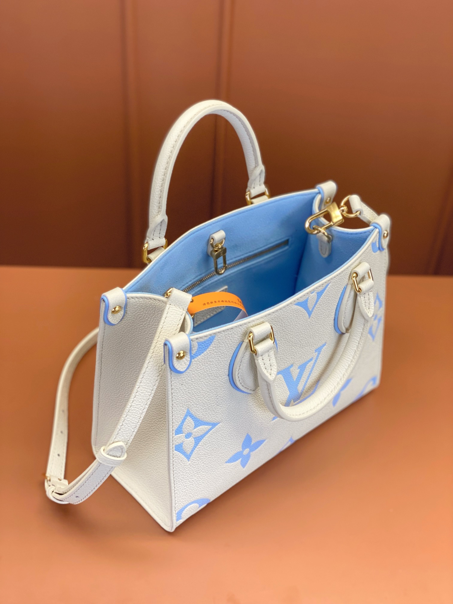 Louis Vuitton ONTHEGO Small Handbag M46833