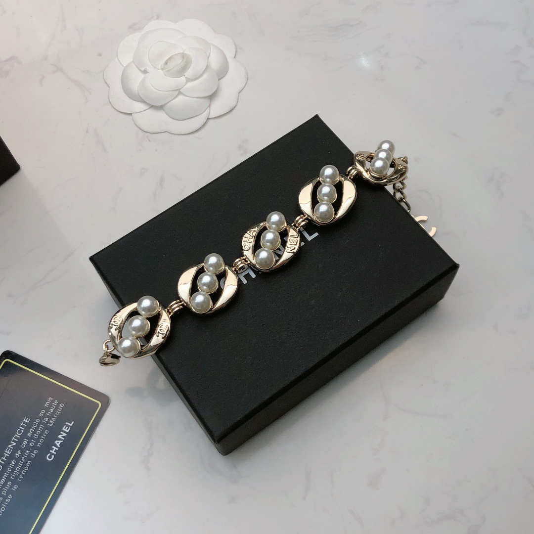 Chanel pearl bracelet