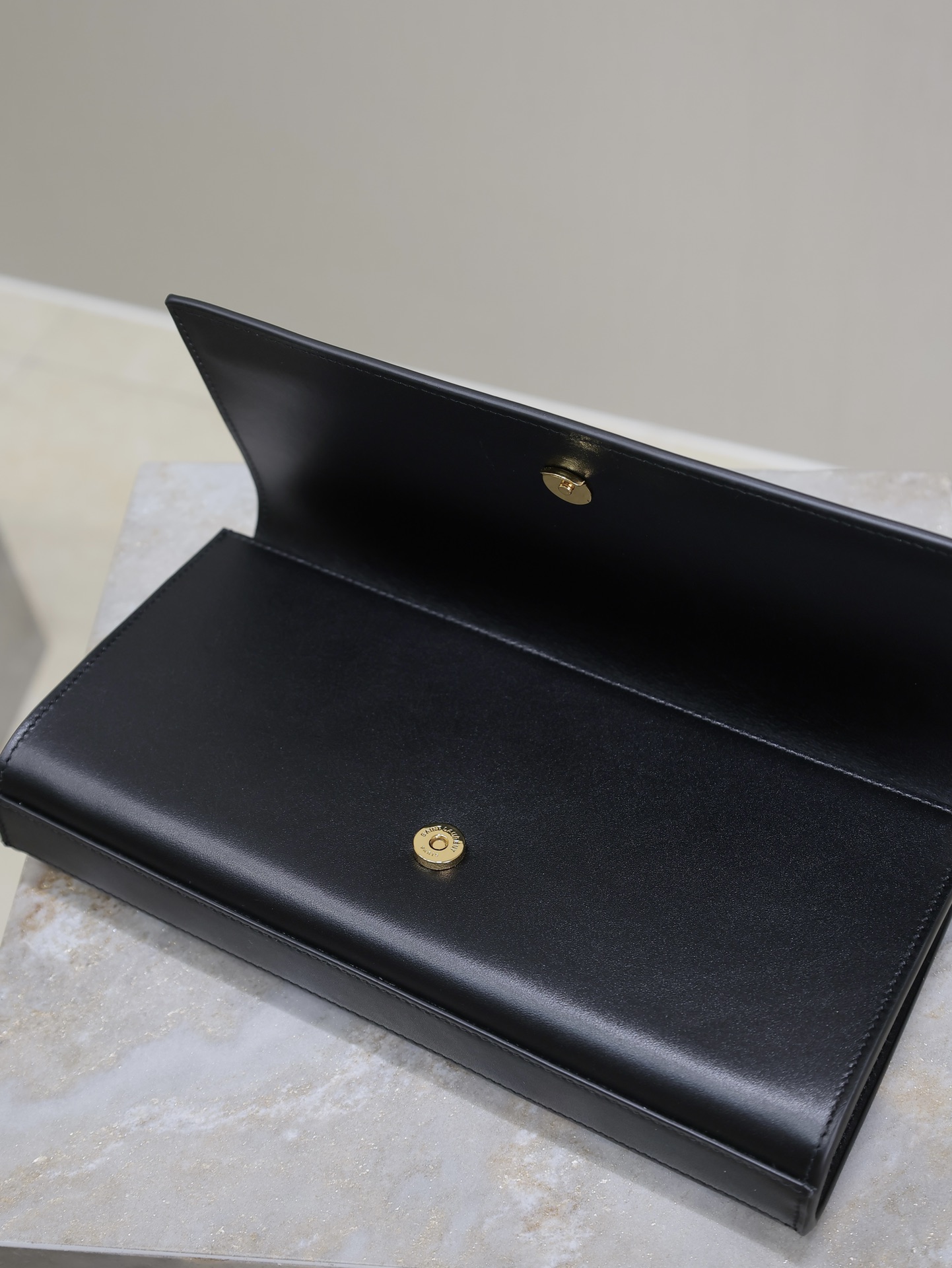 Yves Saint Laurent Classic Kate Clutch 306079
