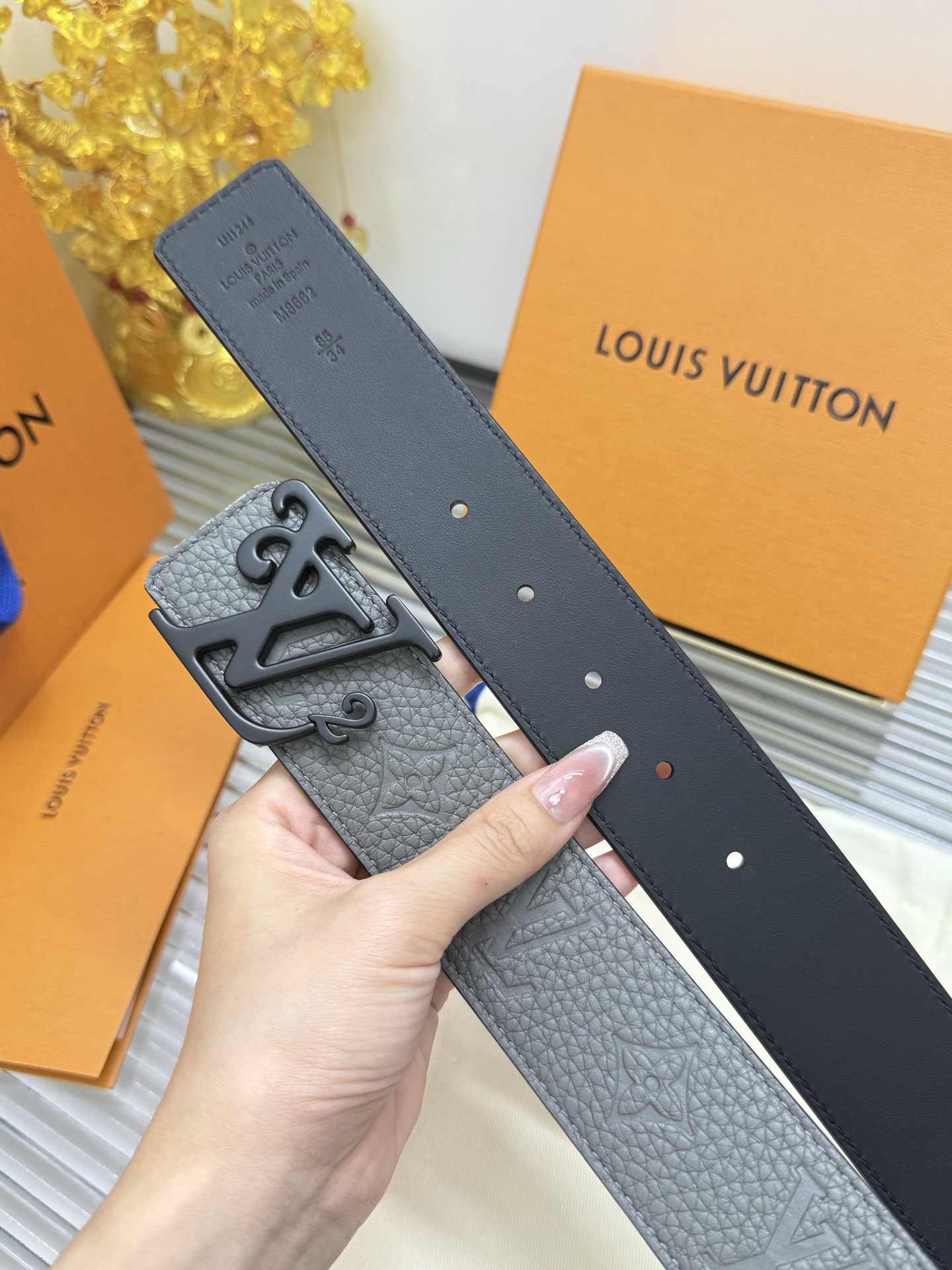 Louis Vuitton Litchi Pattern Men's Double-Sided Belt 4CM Width
