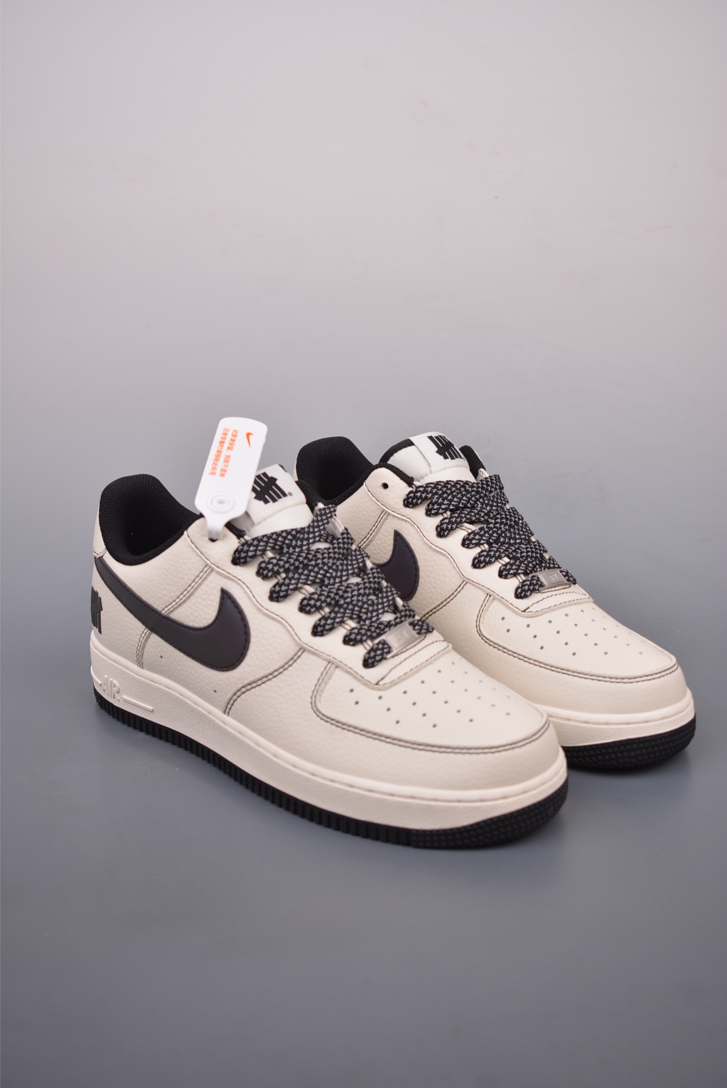 UN x Nike Air Force 1’07 Low White Ink Black UN2588-121