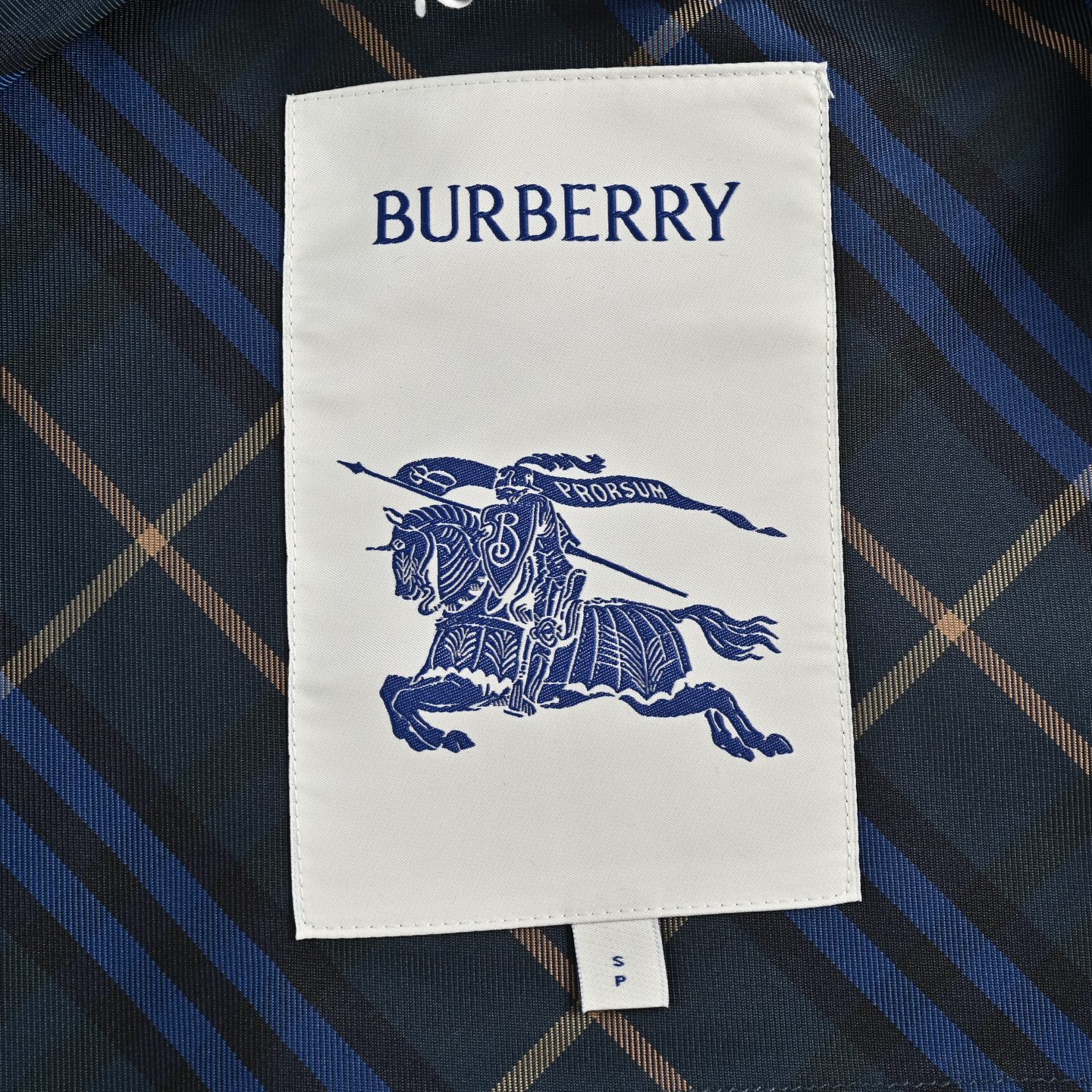 Burberry 24Fw Warhorse Embroidered Check Double-Sided Zipper Jacket