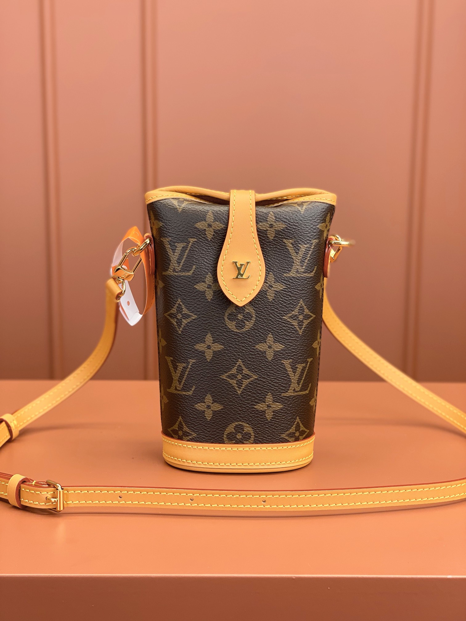 Louis Vuitton FOLD ME Clutch M80874