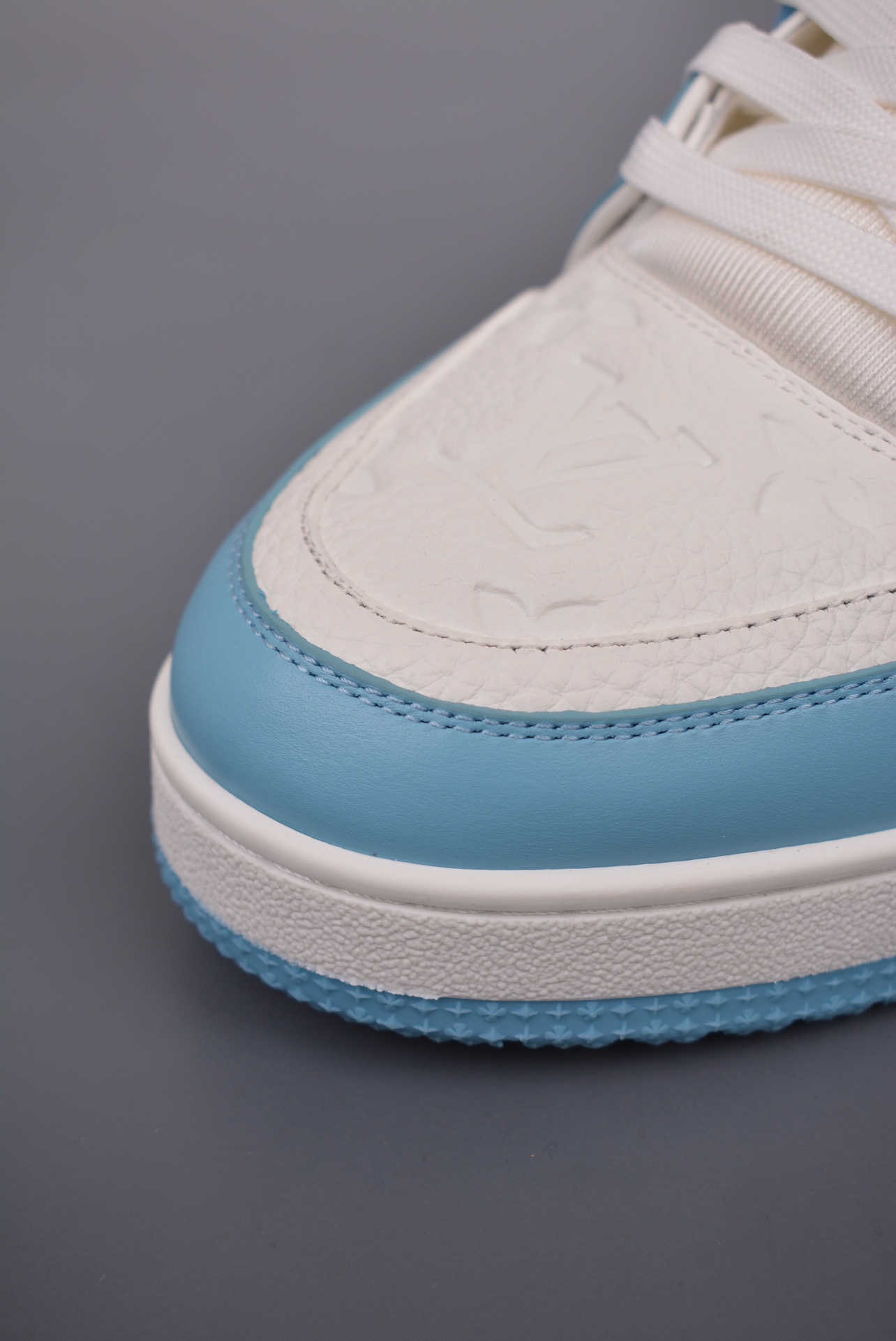 Louis Vuitton Trainer Sneaker Low Blue and White Embossed 1AA6X3