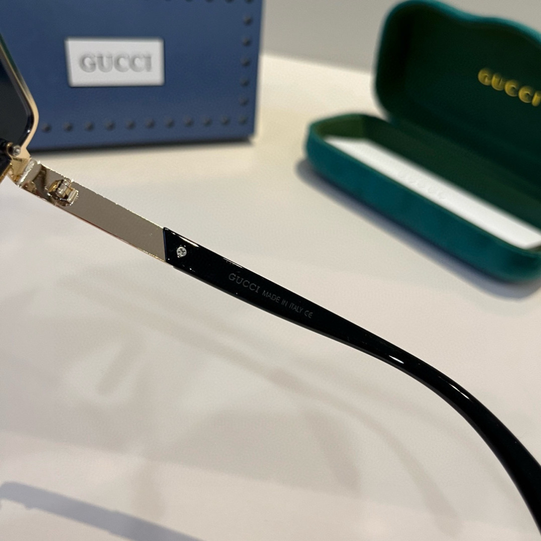 Gucci Square Frame Sunglasses