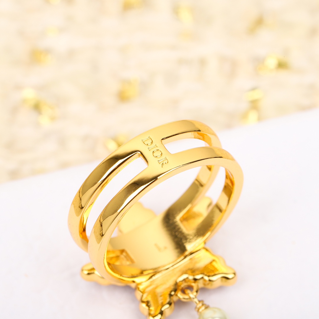 Dior black five-pointed star ring