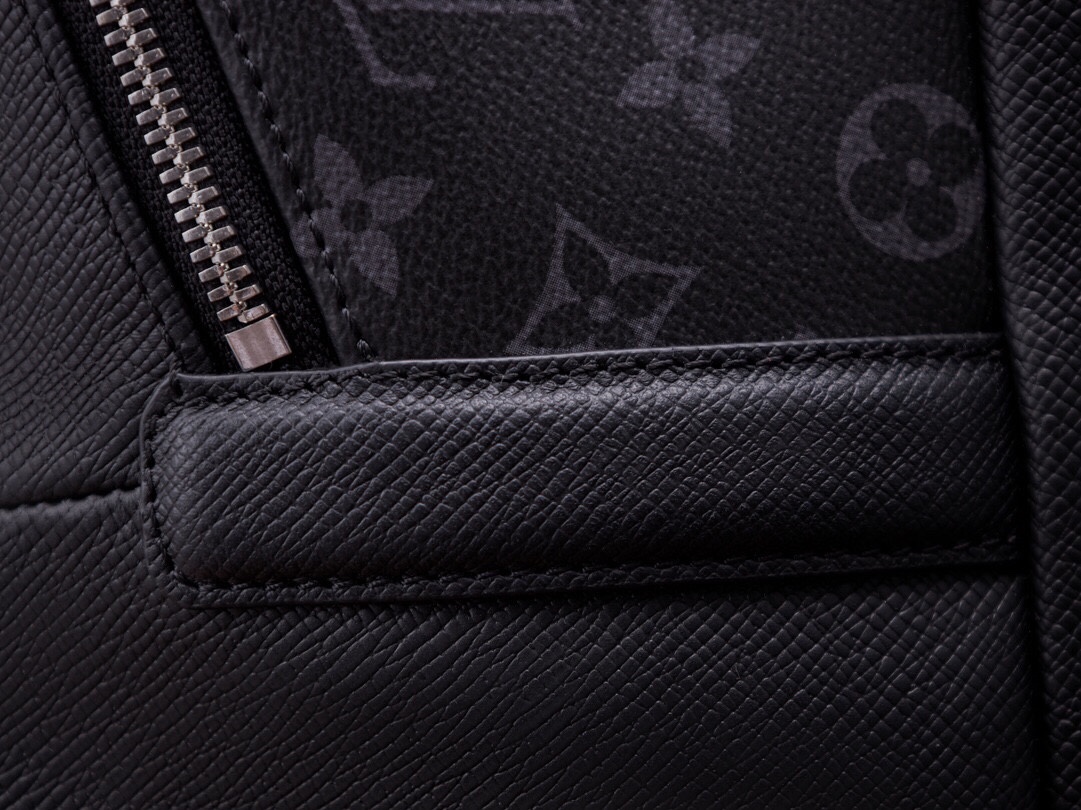 Louis Vuitton DISCOVERY Backpack M30230