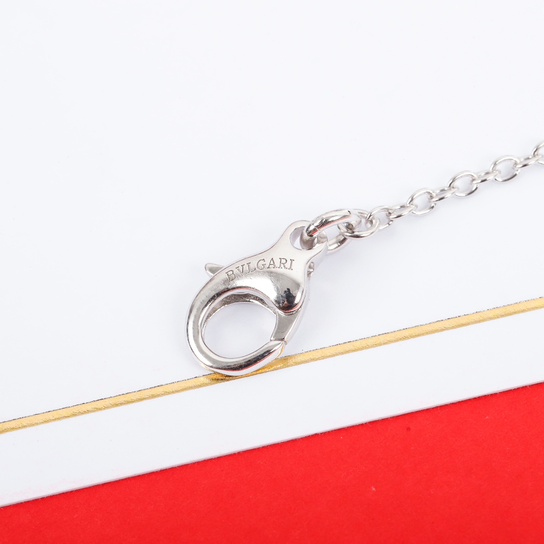 Bulgari thread diamond necklace