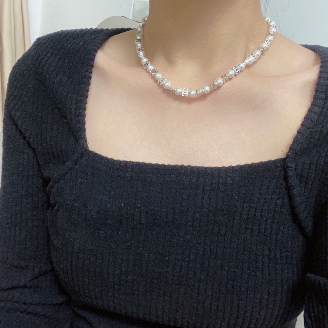 Chanel new pearl necklace