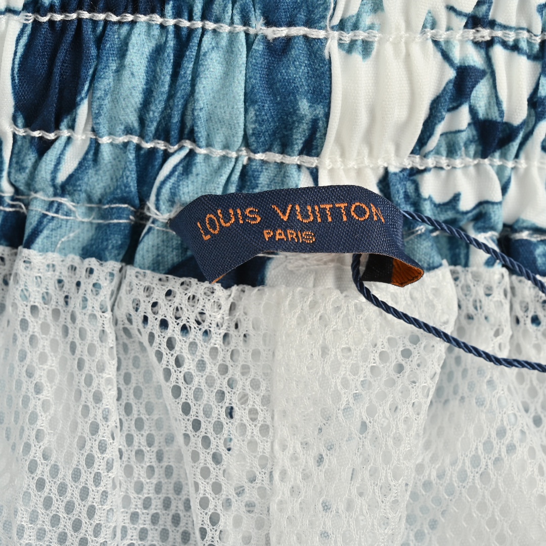Louis Vuitton 24ss coral and seagrass print shorts