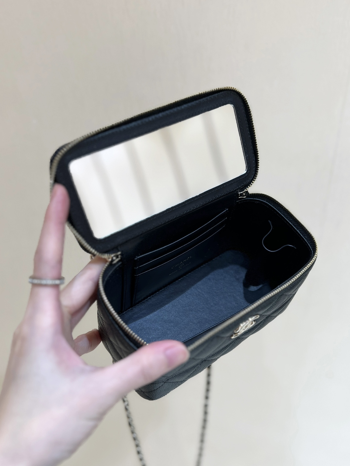 Chanel 25C handle long box AP4404
