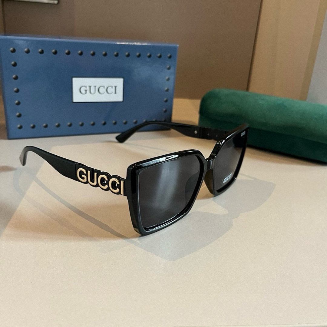 Gucci Square Frame Sunglasses