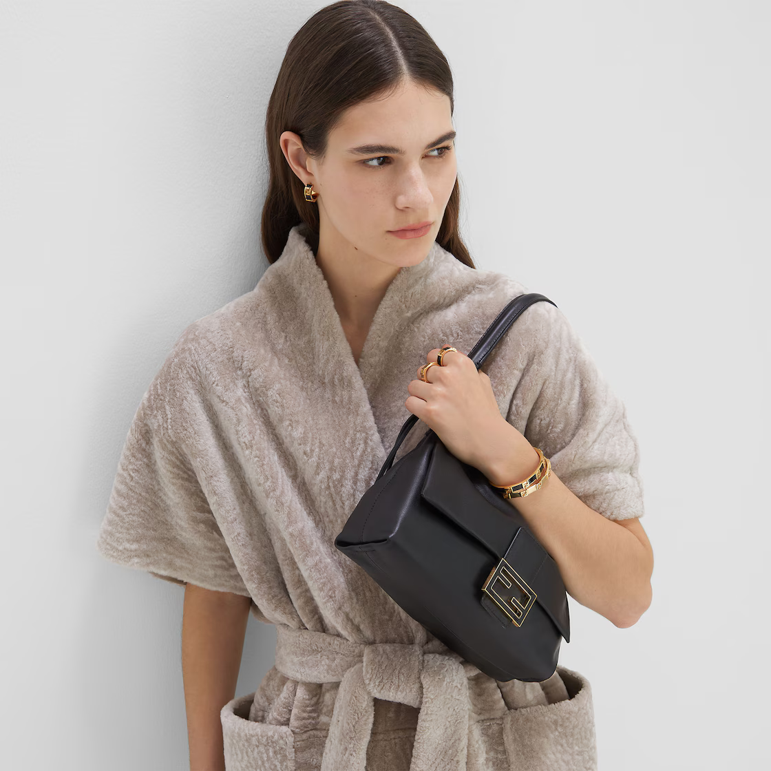 Fendi Mamma Baguette Medium 8BR833AQ0DF0KUR