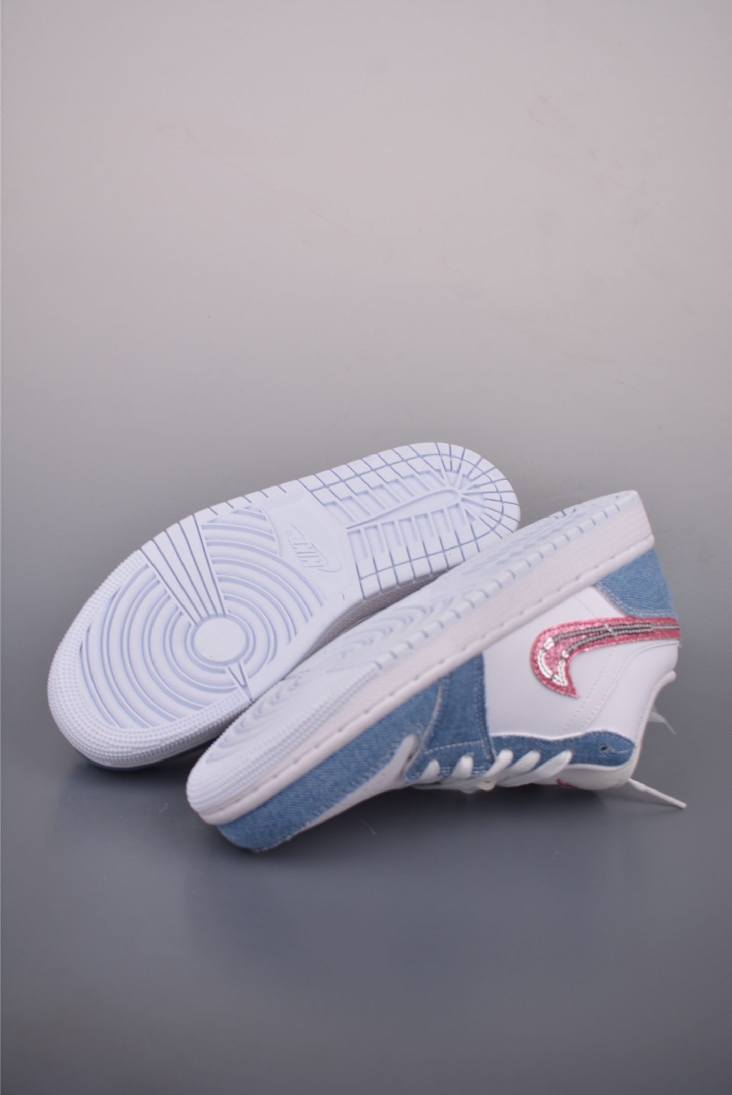 Air Jordan 1 Low GS 