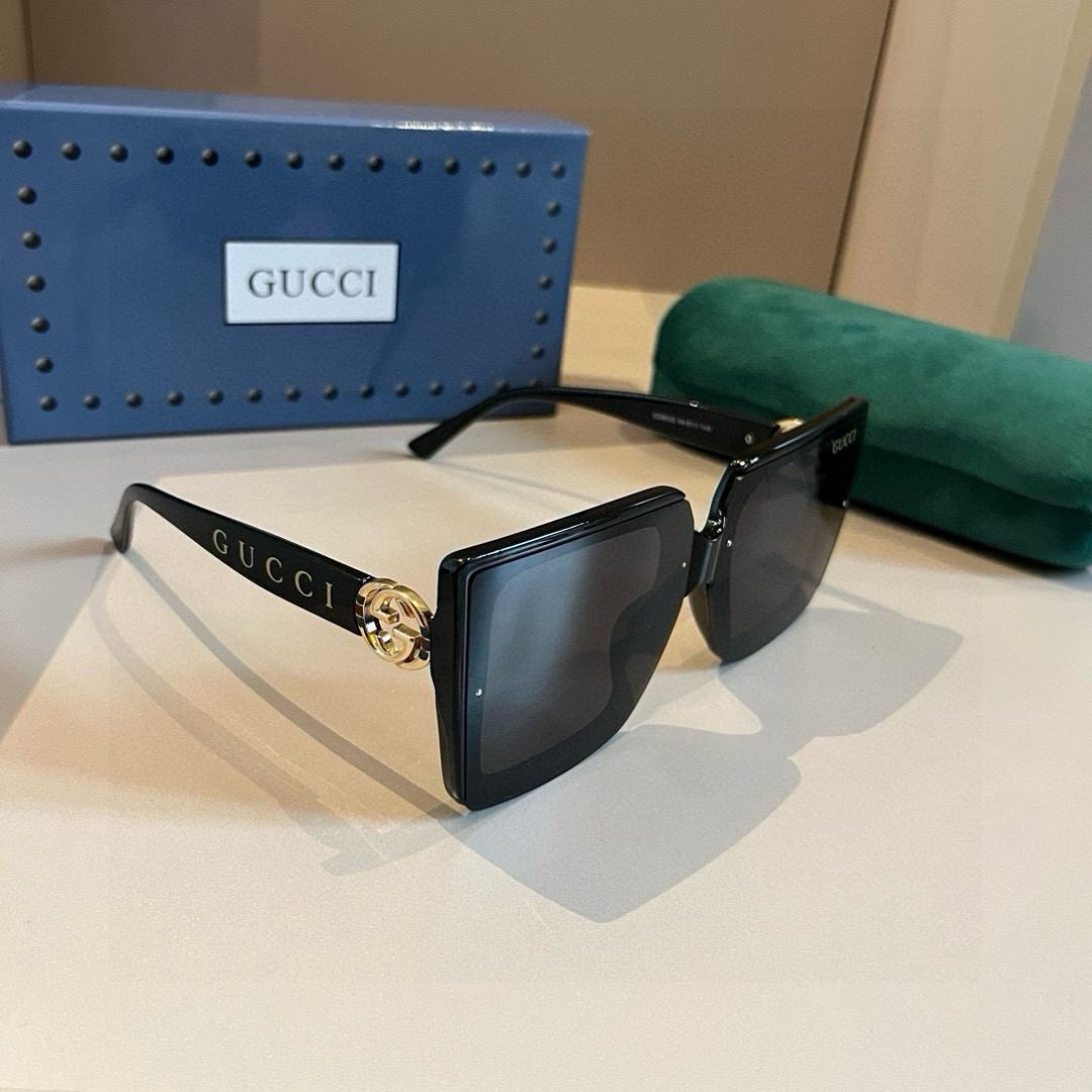 Gucci Round Frame Sunglasses