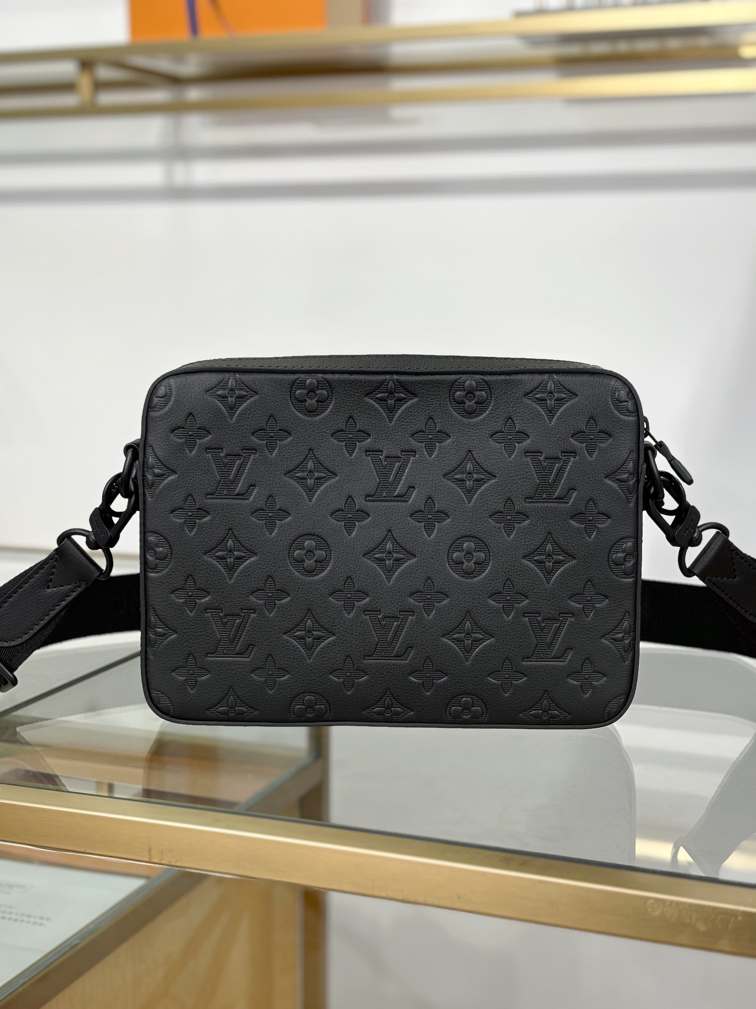 Louis Vuitton TRIO Messenger Bag M46602