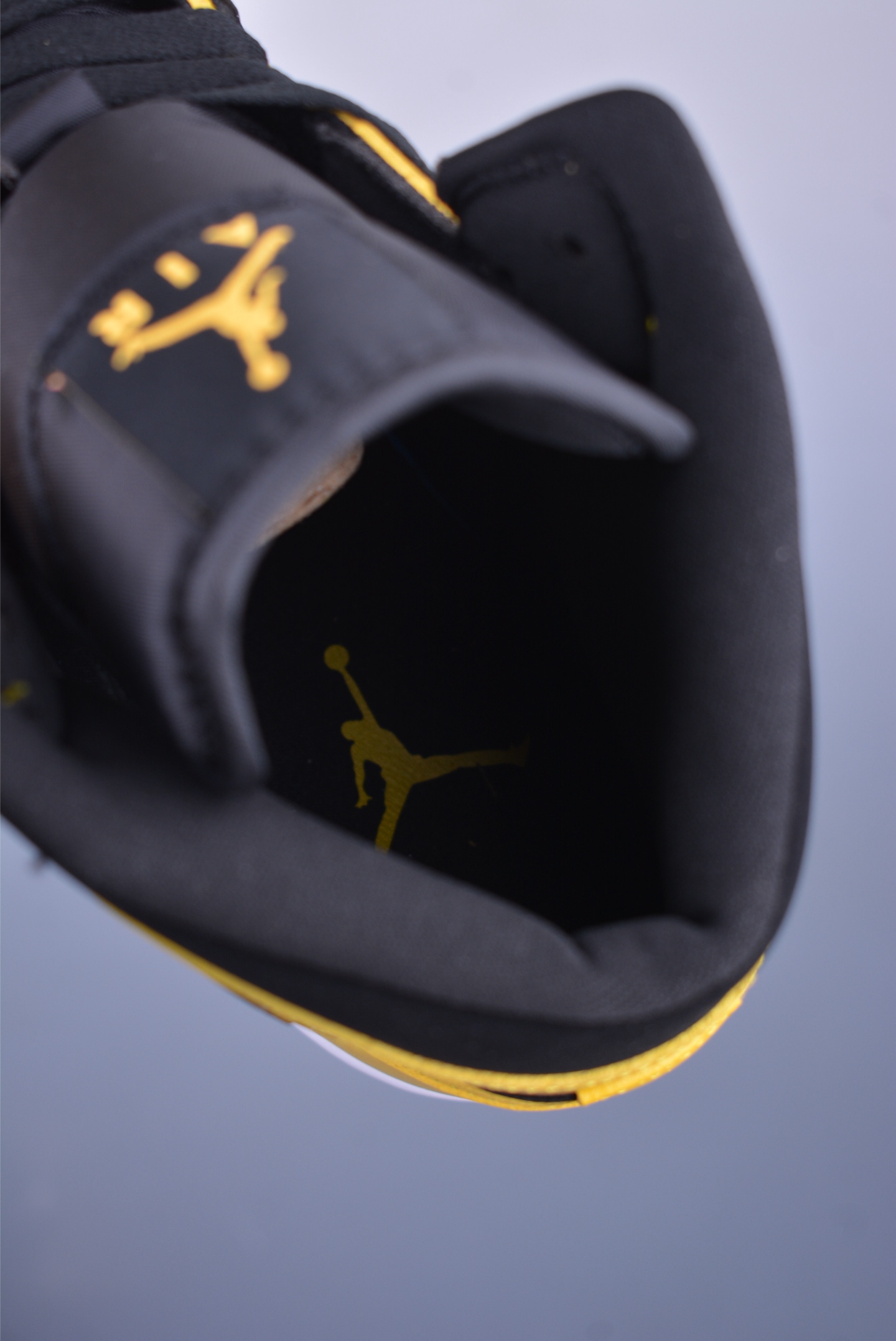 Nike Air Jordan 1 Mid AJ1 Basketball Shoes Black and Yellow HJ6654-071
