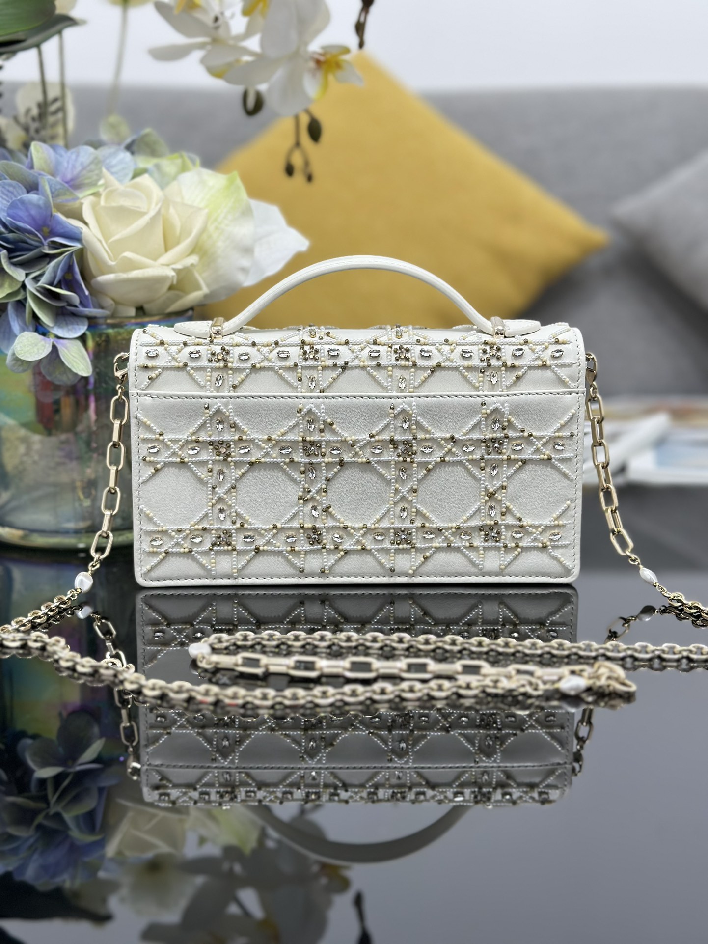 Dior Embroidered Gold Beads Chain Bag M0997
