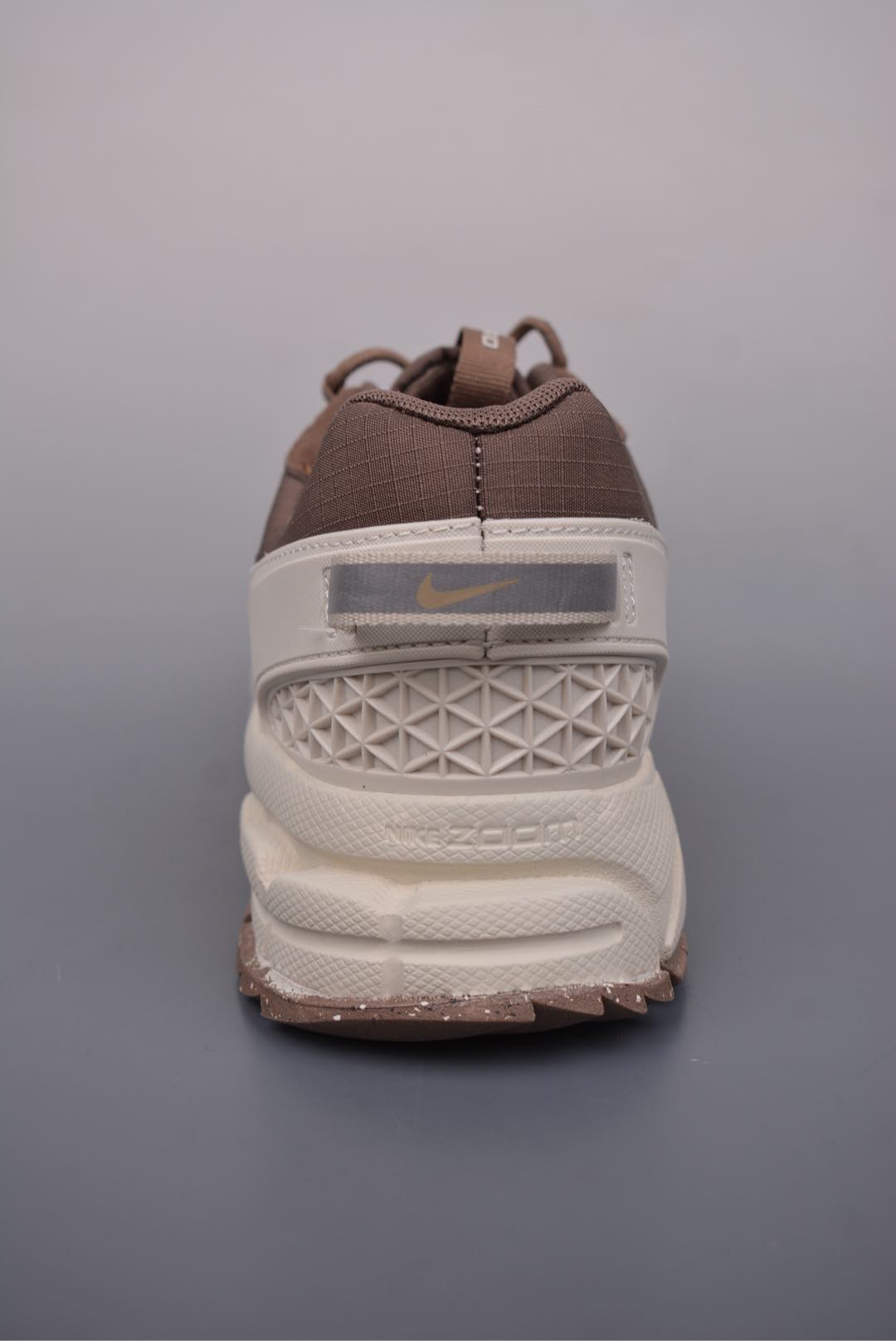 Nike Zoom Vomero 5 Roam Mink Brown Light Bone HQ2181-006