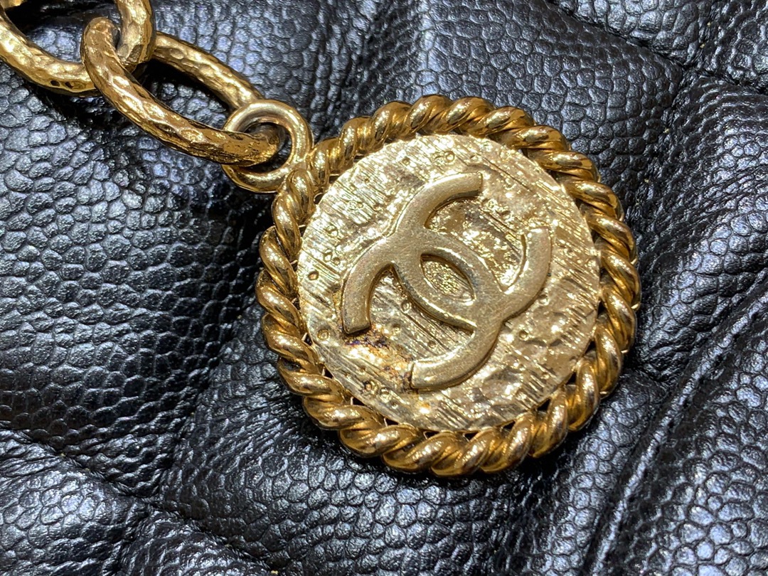 Chanel Vintagep Hilton Bag 91030