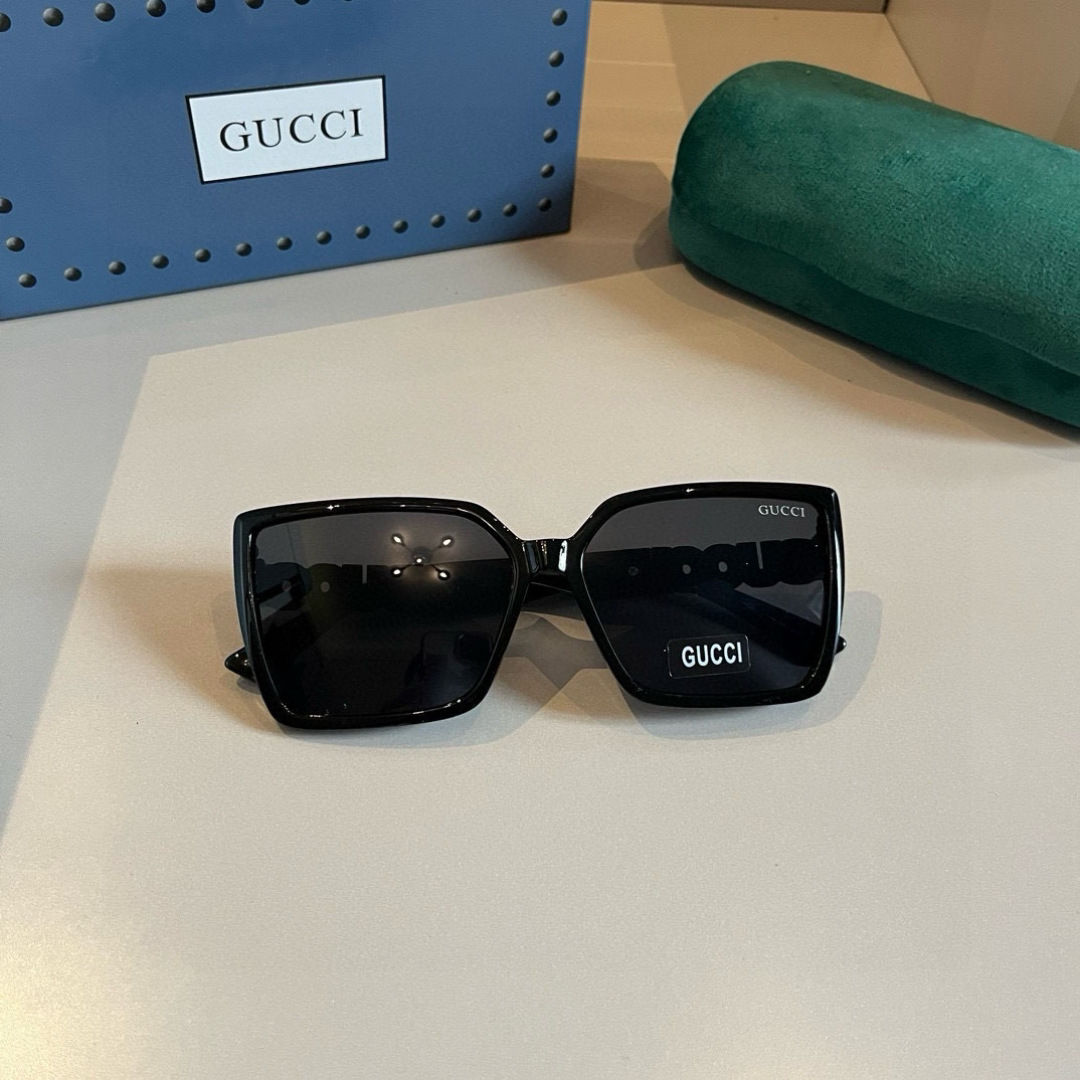 Gucci Square Frame Sunglasses