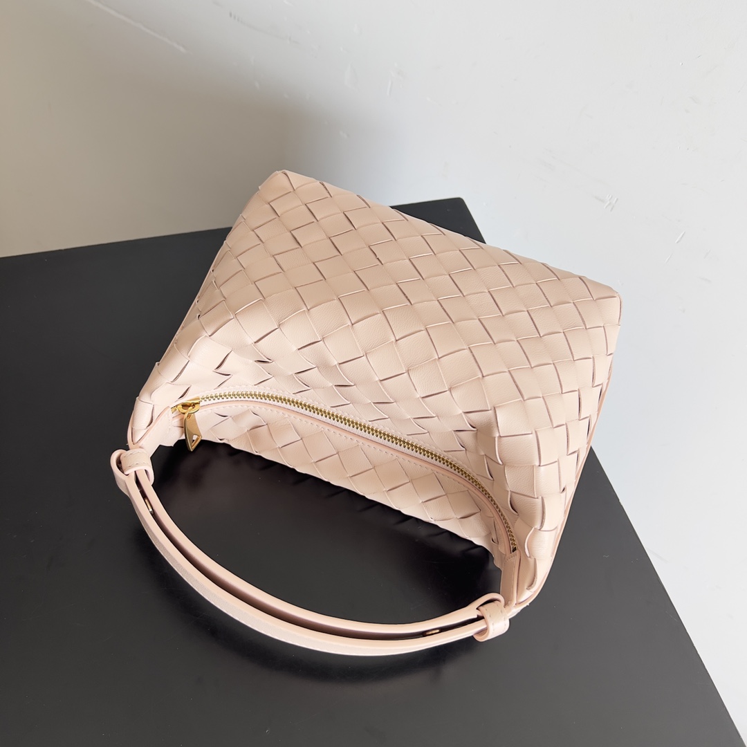 Bottega Veneta Year of the Snake Limited Edition Wallace Handbag 754443