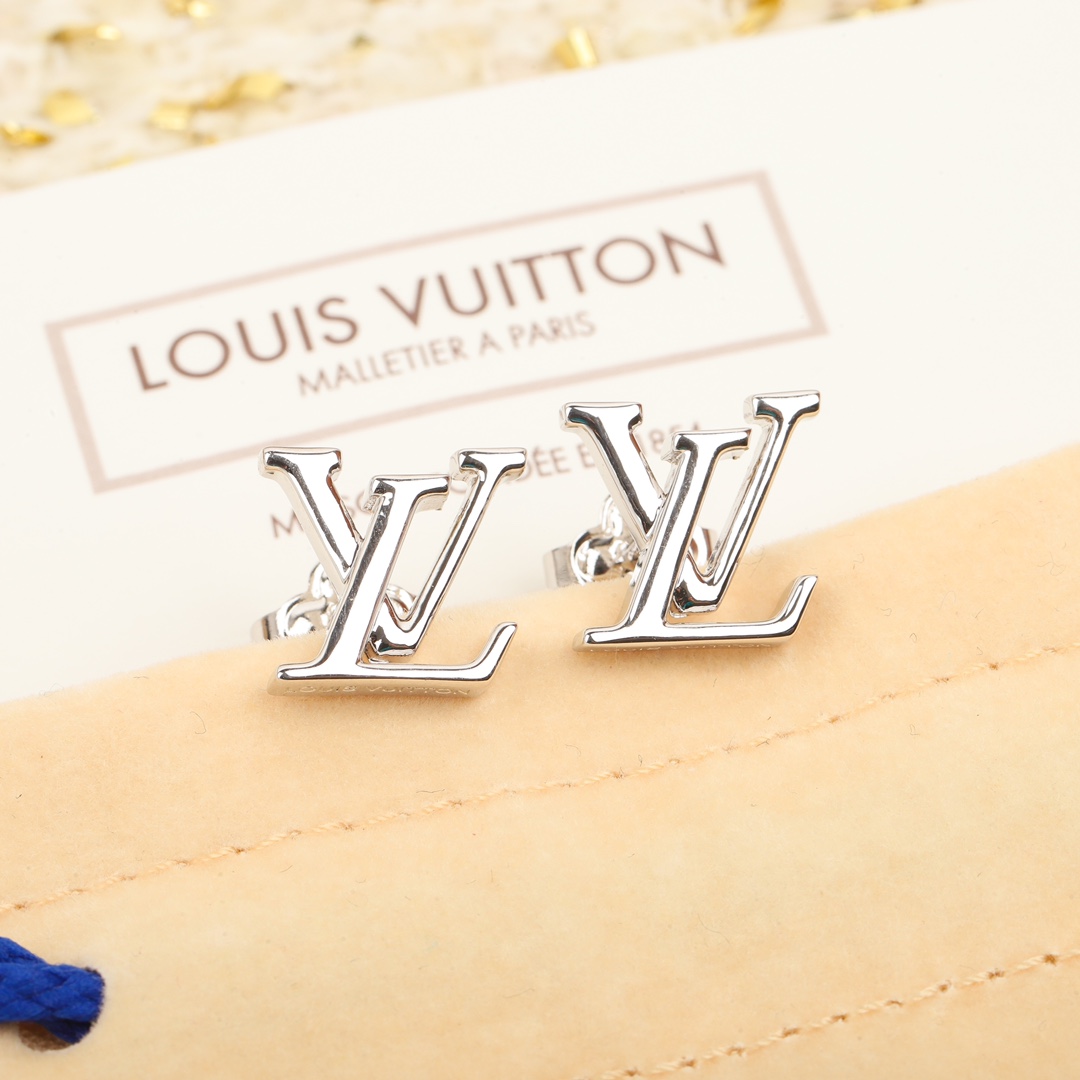 Louis Vuitton Smooth Earrings